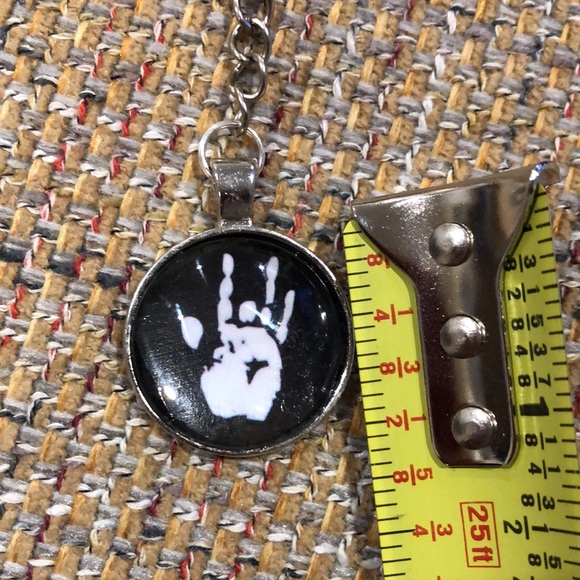 H BUYITWHENFOUND Custom Grateful Dead Keychains JERRYS MISSING FINGER - Picture 3 of 8
